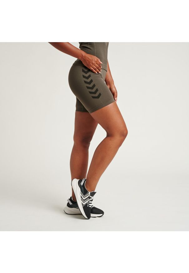 Damskie Spodenki treningowe kompresyjne Hummel hmlfirst. Kolor: szary, wielokolorowy, brązowy, zielony. Sport: fitness