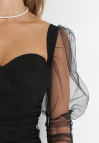 Born2be - Czarna Sukienka Dopasowana z Marszczeniem i Bufiastymi Rękawami Farnia. Kolor: czarny #2