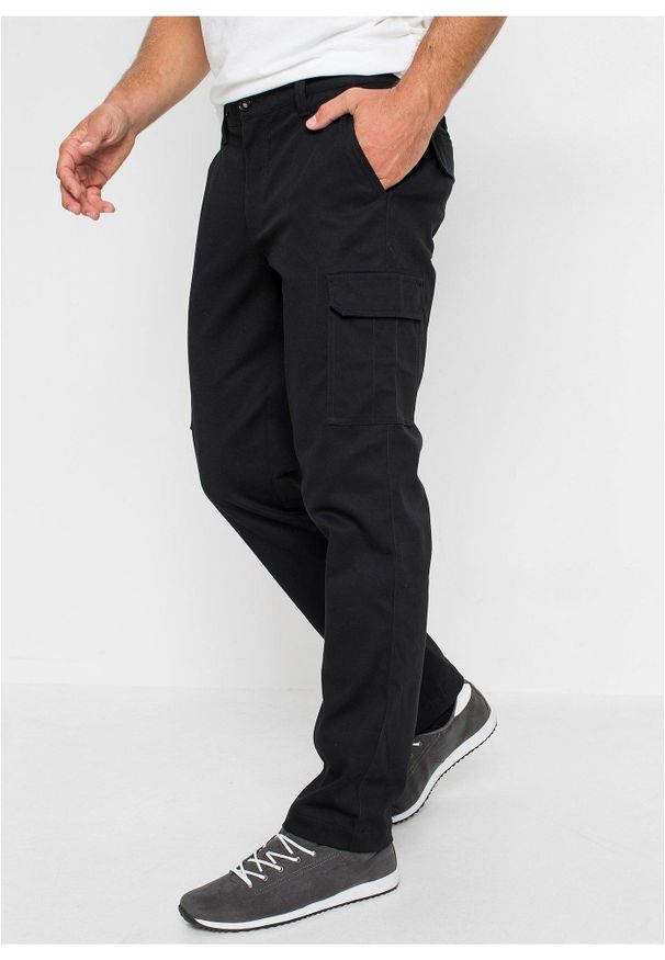 bonprix - Spodnie bojówki ocieplane ze stretchem, regular fit, prosta nogawka. Kolor: czarny. Styl: klasyczny