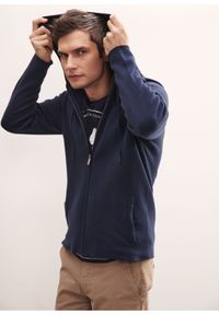 Ochnik - Granatowy sweter męski z kapturem. Typ kołnierza: kaptur. Kolor: niebieski. Materiał: bawełna. Długość: długie #3