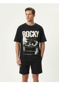 Sinsay - Bawełniana piżama dwuczęściowa z nadrukiem Rocky Balboa - czarny. Kolor: czarny. Materiał: bawełna. Wzór: nadruk #1