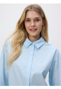 Reserved - Koszula z kryształkami - jasnoniebieski. Kolor: niebieski. Materiał: bawełna, tkanina #1