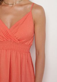 Born2be - Czerwona Wiskozowa Sukienka z Kopertowym Dekoltem Arileme. Kolor: czerwony. Materiał: wiskoza. Długość rękawa: na ramiączkach. Typ sukienki: kopertowe. Styl: wizytowy, klasyczny, elegancki #4