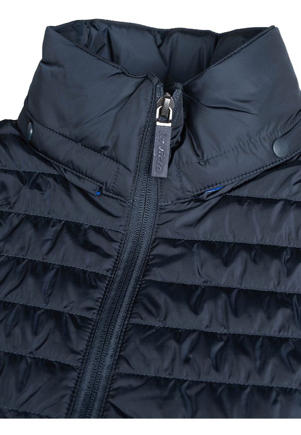 Invicta Kurtka "Light Down" | 4431781 | Kobieta | Granatowy. Okazja: na co dzień. Typ kołnierza: kaptur. Kolor: niebieski. Materiał: poliamid. Wzór: aplikacja. Styl: casual