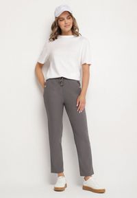 Born2be - Szare Szerokie Spodnie z Wiązaniem i Metalicznymi Aplikacjami Mairae. Okazja: na co dzień. Kolor: szary. Wzór: aplikacja. Styl: elegancki, casual #3