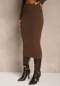 Renee - Brązowy Dzianinowy Komplet z Wiskozą Elegancki Kardigan i Spódnica Unalaia. Kolor: brązowy. Materiał: wiskoza, dzianina