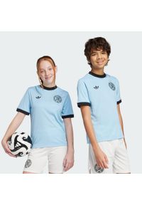Adidas - Koszulka Germany Anniversary Kids. Kolor: niebieski, czarny, wielokolorowy. Materiał: materiał. Sport: piłka nożna