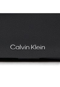 Calvin Klein Kosmetyczka Ck Elevated K50K511676 Czarny. Kolor: czarny. Materiał: materiał #2