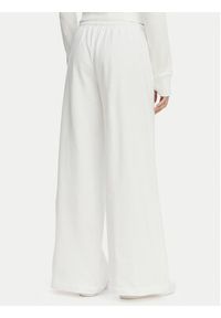 Tommy Jeans Spodnie dresowe Metallic Logo DW0DW22735 Biały Wide Leg. Kolor: biały. Materiał: bawełna #5