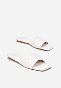 Born2be - Białe Klapki Nesassea. Nosek buta: otwarty. Kolor: biały. Materiał: skóra ekologiczna. Wzór: aplikacja, geometria. Obcas: na obcasie #4