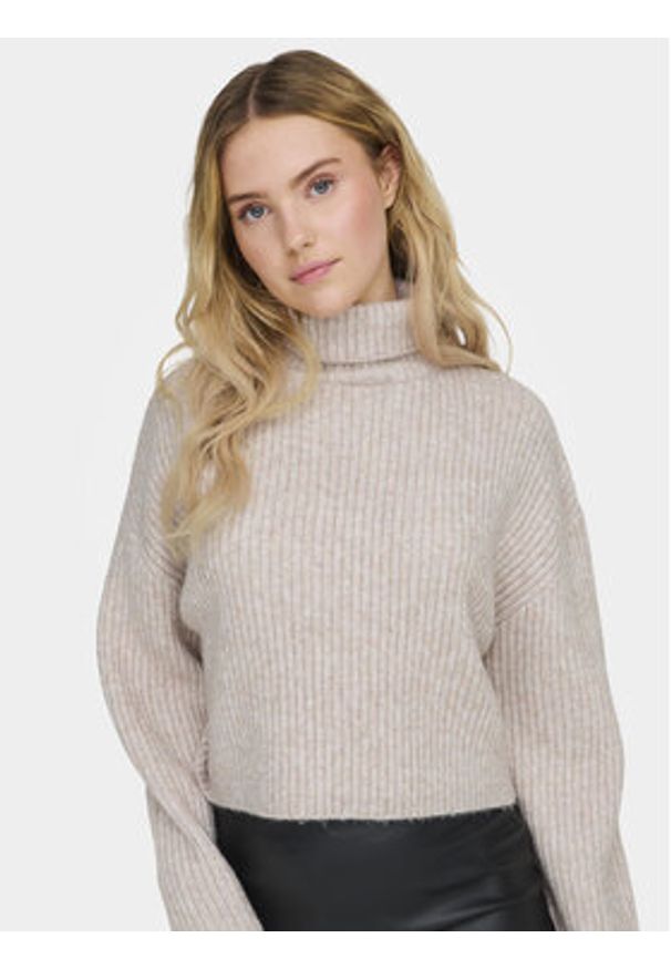 only - ONLY Golf Melanie 15321177 Beżowy Regular Fit. Typ kołnierza: golf. Kolor: beżowy. Materiał: syntetyk