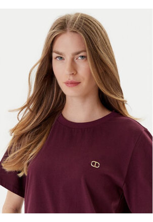 TwinSet - TWINSET T-Shirt 252TP2057 Bordowy Loose Fit. Kolor: czerwony. Materiał: bawełna