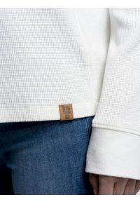 Big-Star - Bluzka damska longsleeve biała Zendaya 100. Okazja: na co dzień. Kolor: biały. Materiał: jeans, dzianina. Długość rękawa: długi rękaw. Styl: casual, elegancki #3