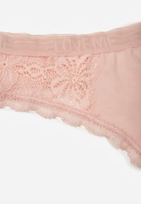 Renee - Jasnoróżowe Majtki Stringi Ozdobione Koronką z Bawełną Meniliphis. Kolor: różowy. Materiał: koronka, bawełna. Wzór: koronka, aplikacja #3