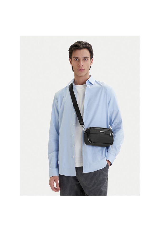 Saszetka Armani Exchange. Kolor: czarny
