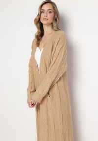 Born2be - Beżowy Kardigan o Długości Maxi ze Wzorem w Warkocz i Kieszeniami Demixi. Kolor: beżowy. Długość rękawa: długi rękaw. Długość: długie #3