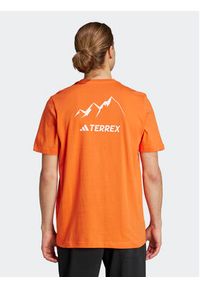 Adidas - adidas T-Shirt IL5067 Pomarańczowy Regular Fit. Kolor: pomarańczowy. Materiał: bawełna #4