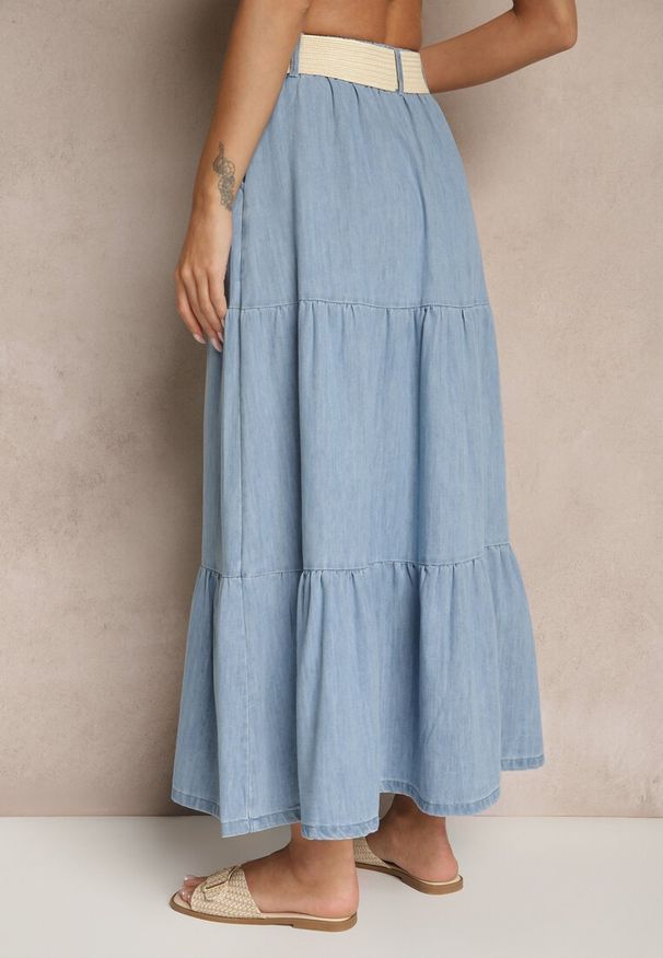 Renee - Niebieska Jeansowa Spódnica z Bawełny o Rozkloszowanym Kroju z Paskiem i Guziczkami Nattenira. Okazja: na co dzień. Kolor: niebieski. Materiał: jeans, bawełna. Styl: elegancki, casual