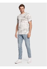 Alpha Industries T-Shirt Backprint T Camo 128507C Biały Regular Fit. Kolor: biały. Materiał: bawełna