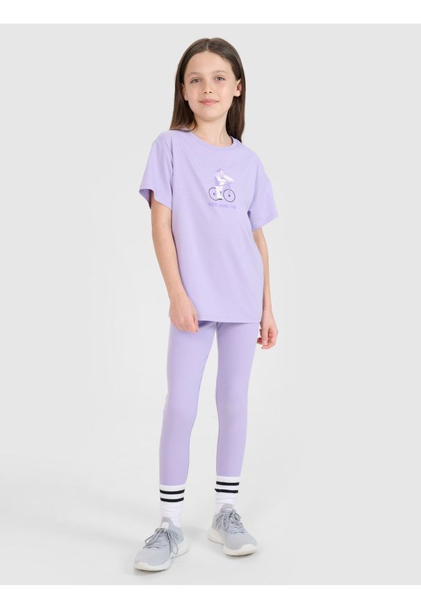 4f - 4F T-shirt regular z nadrukiem dziewczęcy - fioletowy 164 (13-14 lat). Okazja: na co dzień. Kolor: fioletowy. Materiał: bawełna, dzianina, jersey. Długość rękawa: krótki rękaw. Długość: krótkie. Wzór: nadruk. Sezon: lato. Styl: sportowy, klasyczny, casual, elegancki
