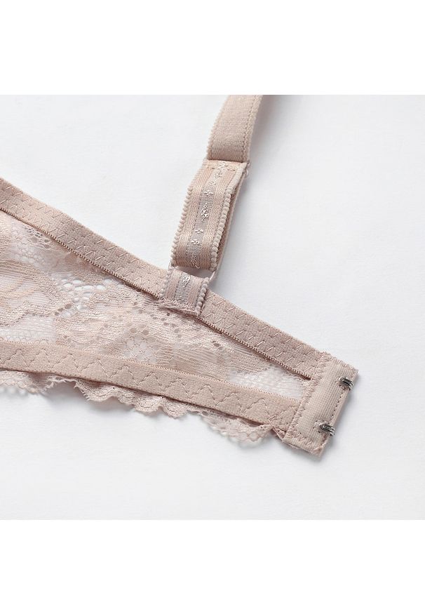 Intica - Biustonosz koronkowy push-up z efektem dekoltu Edda. Kolor: czarny. Materiał: koronka. Rodzaj stanika: push-up. Wzór: koronka