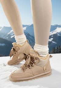 Born2be - Ciemnobeżowe Sneakersy Vices w Stylu Śniegowców Ocieplane z Szerokim Sznurowaniem Rennith. Okazja: na spacer. Kolor: beżowy. Materiał: wełna, jeans. Sezon: jesień. Obcas: na płaskiej podeszwie. Sport: golf, turystyka piesza #1