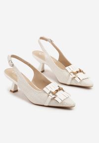 Born2be - Białe Sandały na Obcasie Kaczuszce Bez Pięty z Ozdobną Klamrą Toliene. Okazja: na co dzień. Zapięcie: klamry. Kolor: biały. Wzór: aplikacja. Obcas: na obcasie. Styl: casual, klasyczny, elegancki. Wysokość obcasa: średni #5