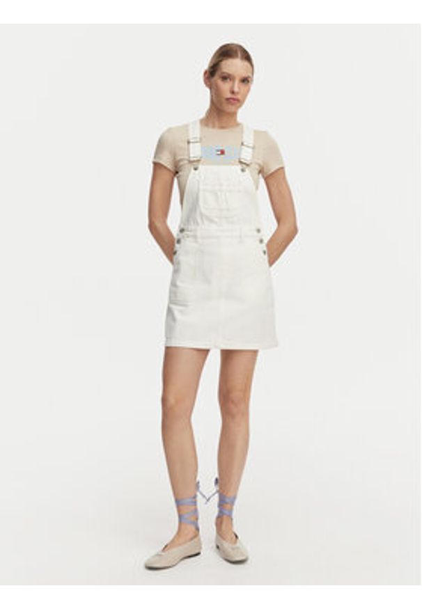 Tommy Jeans Sukienka jeansowa Logo Pocket Dungaree DW0DW22002 Biały Regular Fit. Kolor: biały. Materiał: bawełna