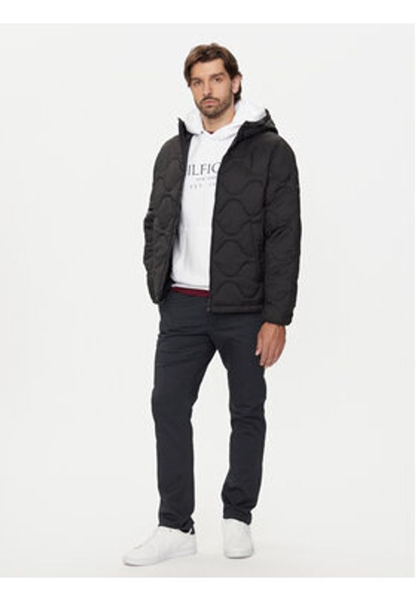 TOMMY HILFIGER - Tommy Hilfiger Kurtka przejściowa MW0MW36585 Czarny Regular Fit. Kolor: czarny. Materiał: syntetyk