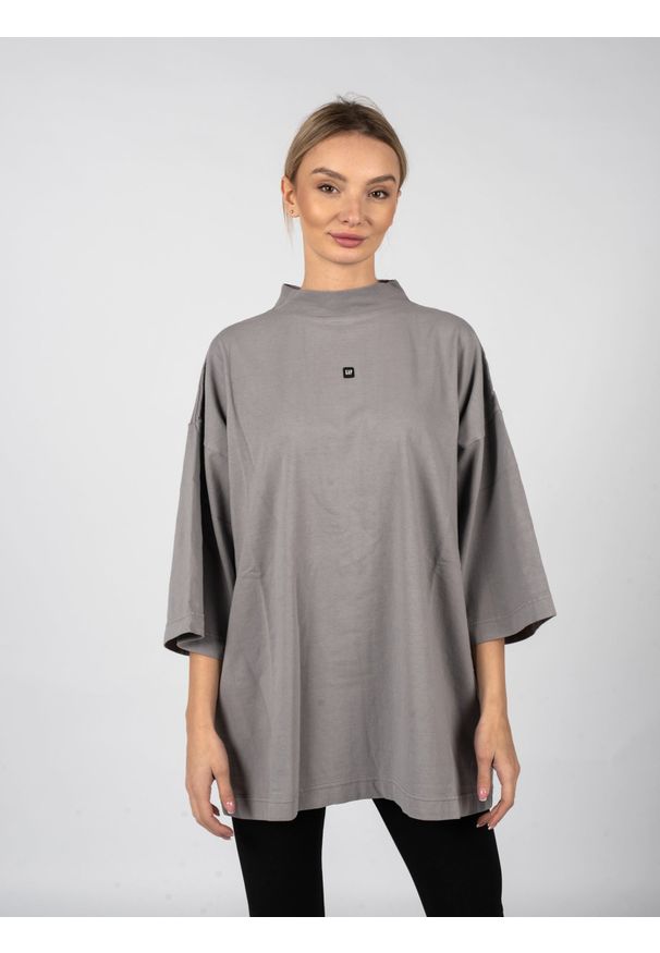 Yeezy Gap Engineered by Balenciaga - Yeezy Gap Engineered By Balenciaga T-Shirt "Logo" | 719614 TMVQ2 | Mężczyzna | Szary. Kolor: szary. Materiał: bawełna. Wzór: nadruk
