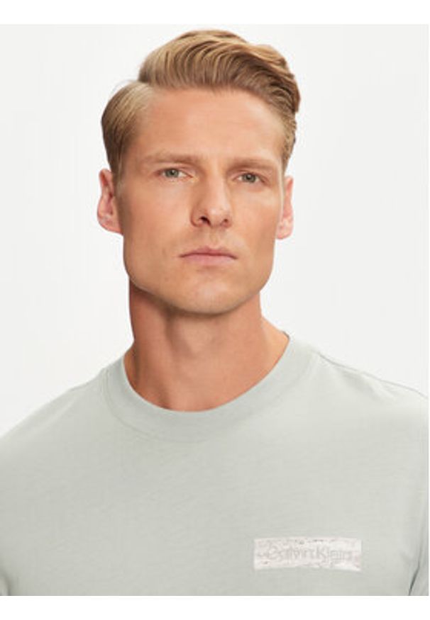 Calvin Klein T-Shirt K10K113594 Niebieski Regular Fit. Kolor: niebieski. Materiał: bawełna
