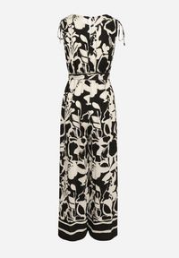 Born2be - Czarny Kopertowy Kombinezon z Wiskozą Wykończony Gumką w Talii z Materiałowym Paskiem Inatia. Okazja: na co dzień. Kolor: czarny. Materiał: wiskoza, materiał. Długość: długie. Styl: casual, elegancki #6