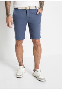 bonprix - Bermudy chino ze stretchem i paskiem, Regular Fit. Kolor: niebieski