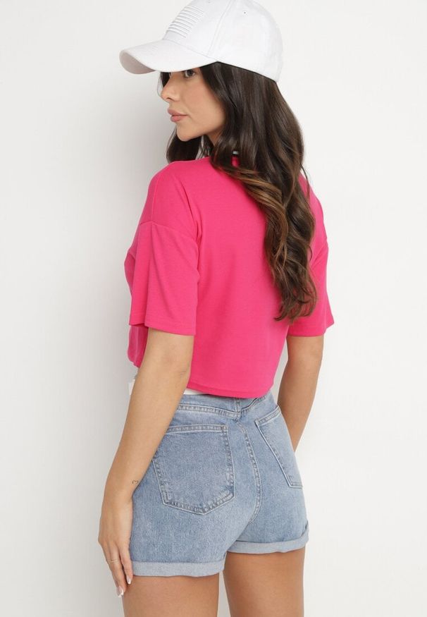 Born2be - Fuksjowy Bawełniany T-shirt z Napisem Nitanelia. Okazja: na co dzień. Kolor: różowy. Materiał: bawełna. Wzór: napisy. Styl: casual