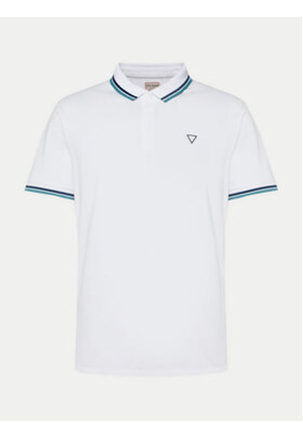 Guess T-Shirt M2GP34 KARS0 Biały Regular Fit. Typ kołnierza: dekolt w karo. Kolor: biały. Materiał: bawełna