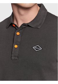 Replay Polo M3070A.000.22696M Szary Regular Fit. Typ kołnierza: polo. Kolor: szary. Materiał: bawełna