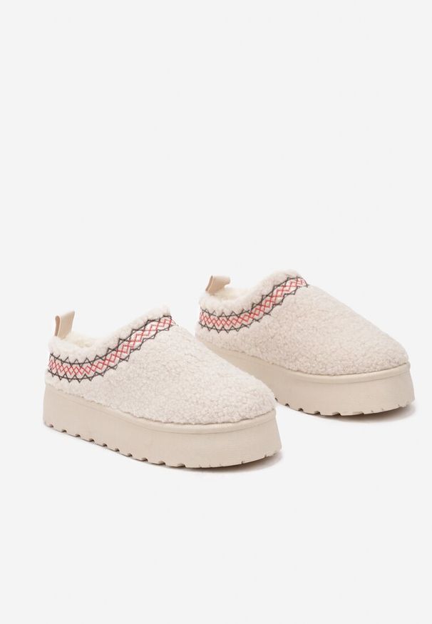 Born2be - Beżowe Śniegowce na Grubej Podeszwie Ozdobione Haftem Zinnalora. Okazja: na co dzień. Kolor: beżowy. Materiał: jeans, wełna. Wzór: aplikacja, haft. Sezon: zima. Styl: elegancki, casual