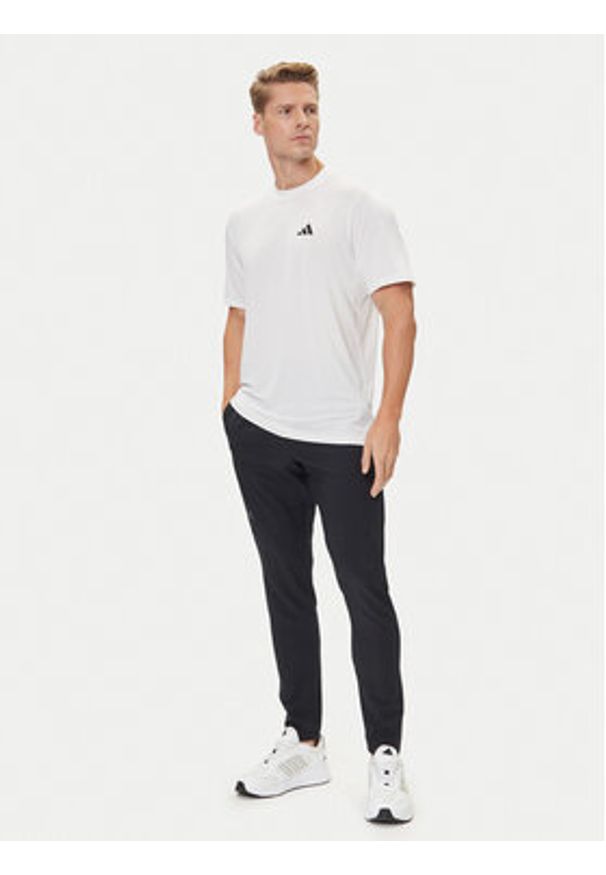 Adidas - adidas Koszulka techniczna Train Essentials Stretch Training IJ7020 Biały Regular Fit. Kolor: biały. Materiał: syntetyk