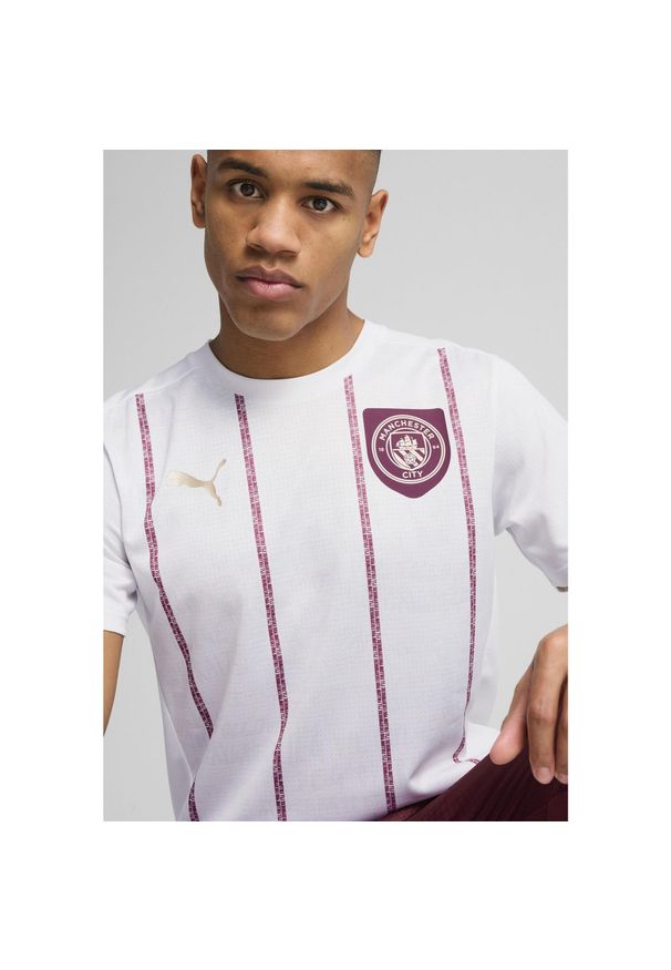 Puma - Męska koszulka przedmeczowa Manchester City PUMA White Dark Jasper Red. Kolor: biały, czerwony, wielokolorowy. Wzór: nadruk