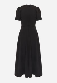 Renee - Czarna Rozkloszowana Sukienka Koktajlowa VICES na Krótki Rękaw Nessesha. Okazja: na randkę, na wesele, na ślub cywilny. Kolor: czarny. Długość rękawa: krótki rękaw. Styl: wizytowy. Długość: mini #8