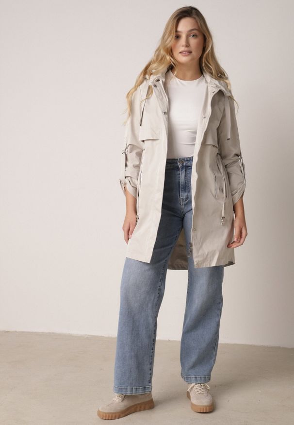 Born2be - Beżowa Kurtka w Stylu Parki z Odpinanym Kapturem i Sznurkami Enang. Okazja: na spacer. Kolor: beżowy. Materiał: prążkowany, jeans