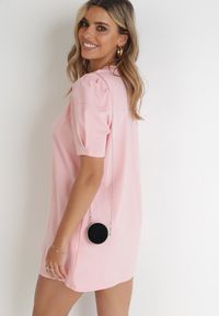 Born2be - Różowa Sukienka Pudełkowa z Saszetką Jalela. Kolor: różowy. Typ sukienki: oversize #4