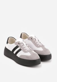 Born2be - Biało-Szare Skórzane Sneakersy na Grubej Podeszwie Ozdobione Paskami i Perforacją Wiefia. Okazja: na co dzień. Zapięcie: pasek. Kolor: biały. Materiał: skóra. Wzór: aplikacja #4