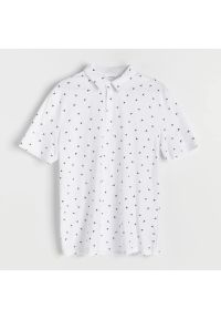 Reserved - Koszulka polo z mikroprintem w jaskółki - Biały. Typ kołnierza: polo. Kolor: biały #1