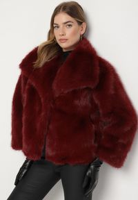 Born2be - Bordowa Jednorzędowa Kurtka Futerko z Szerokim Kołnierzem Conellia. Okazja: na co dzień. Kolor: czerwony. Materiał: futro. Styl: casual, elegancki #7