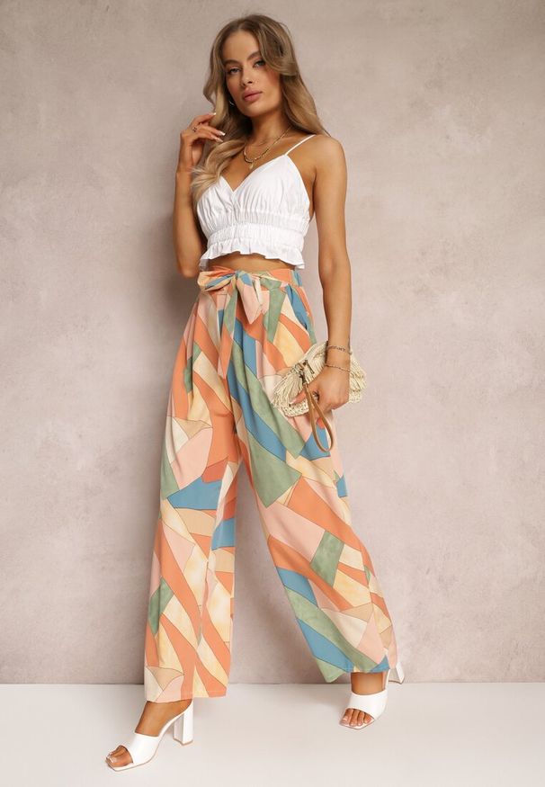 Renee - Różowe Spodnie Szerokie z Wiązaniem Sanitis. Kolor: różowy. Wzór: geometria