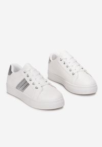 Born2be - Biało-Srebrne Sneakersy Asoaea. Zapięcie: sznurówki. Kolor: biały. Wzór: aplikacja