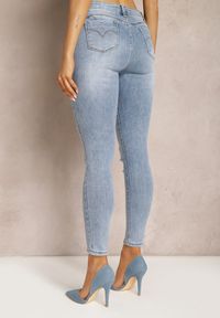 Renee - Niebieskie Jeansy Skinny Push Up Ozdobione Dziurami i Przetarciami Jellara. Kolor: niebieski. Wzór: aplikacja #4