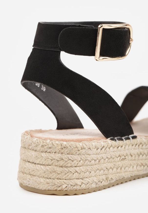 Renee - Czarne Sandały VICES na Plecionej Platformie z Paskiem Wokół Kostki Daphelsa. Zapięcie: pasek. Kolor: czarny. Materiał: len. Sezon: lato. Obcas: na platformie