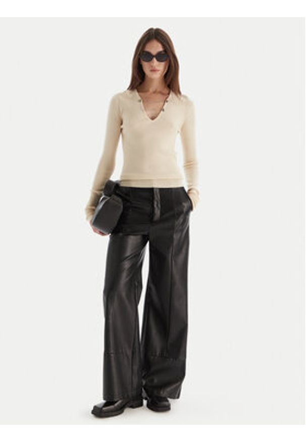 Patrizia Pepe Sweter 2K0331/K7S0-ecW405 Écru Regular Fit. Materiał: wiskoza